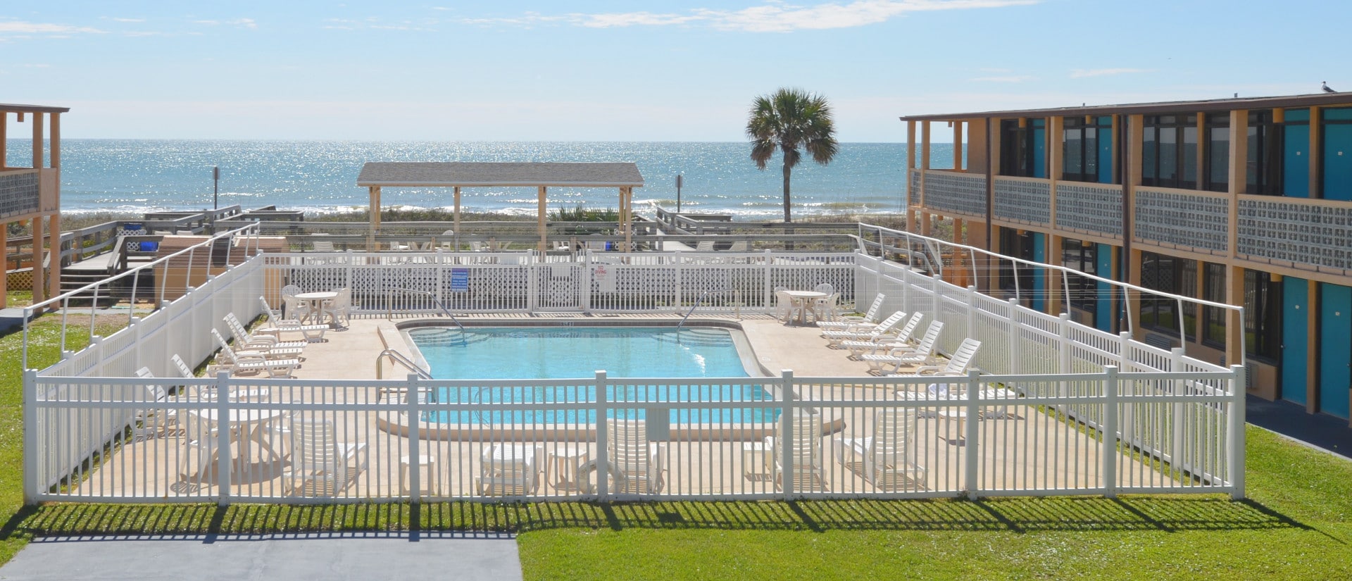 st. george island hotels - Beachfont view Buccaneer inn